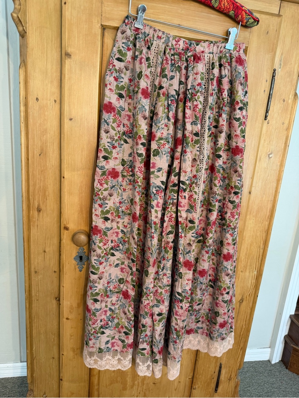 NATURAL LIFE Pink Floral Lace-Trim Wide Leg Culottes Size Medium Like New